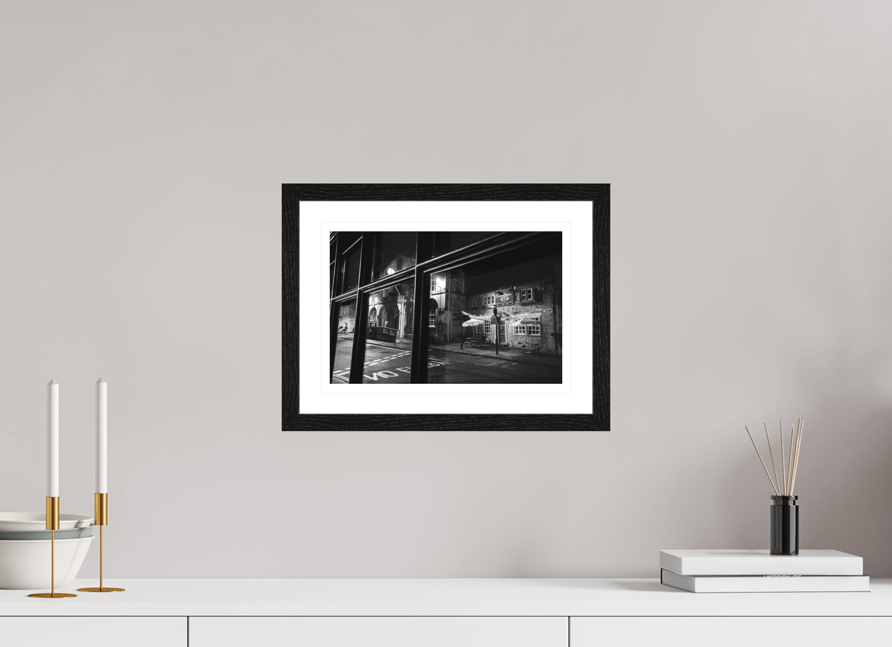 30 x 20 cm, Black oak colour frame Fine Art on 308g-m2 Hahnemühle rag paper - 3cm Passe-partout - Matte glass Reflections on Corsham