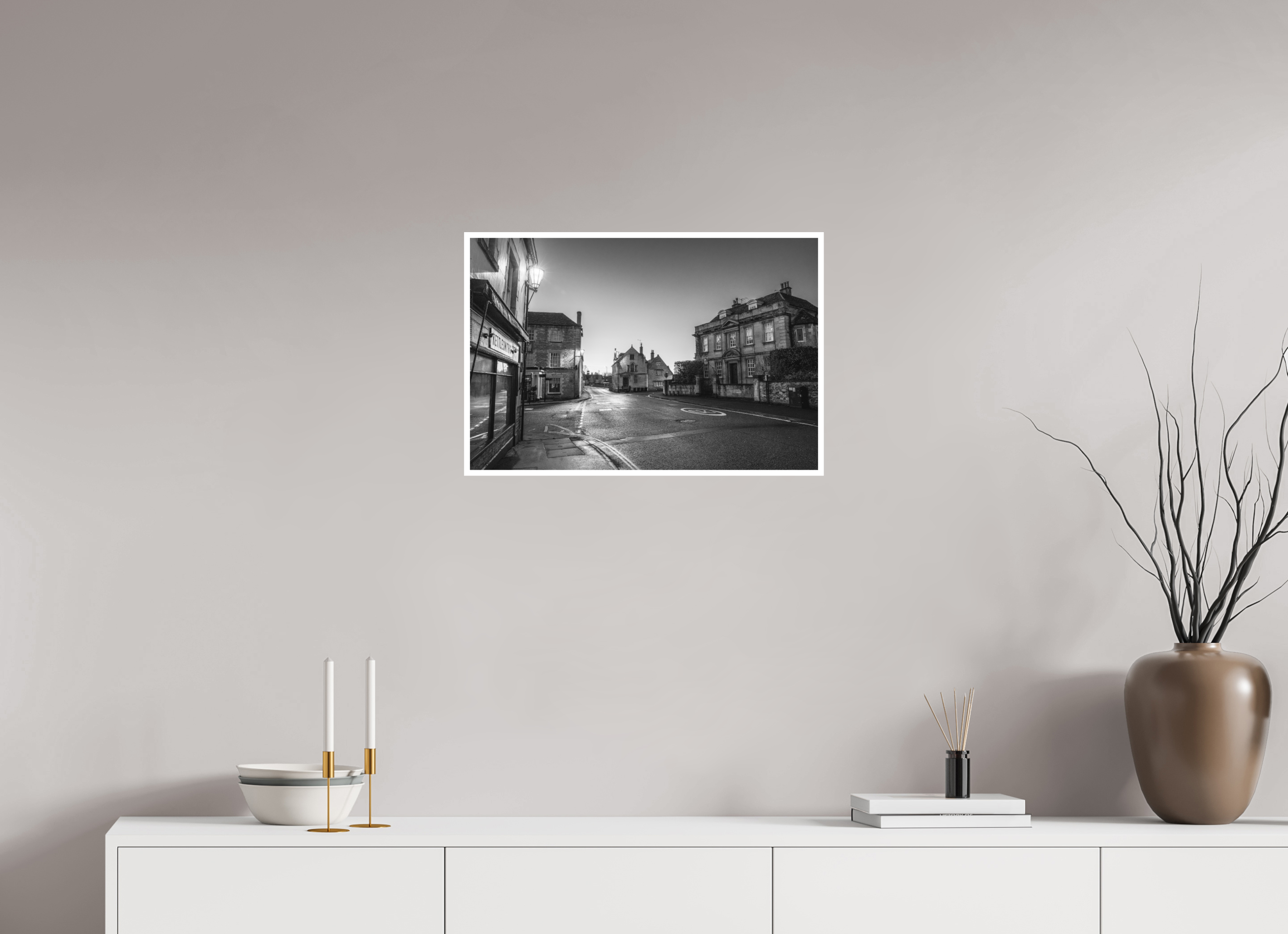 60 x 40 cm, Unframed Fine Art Giclée print on Hahnemühle Photo Rag paper with 1cm border Pickwick Street