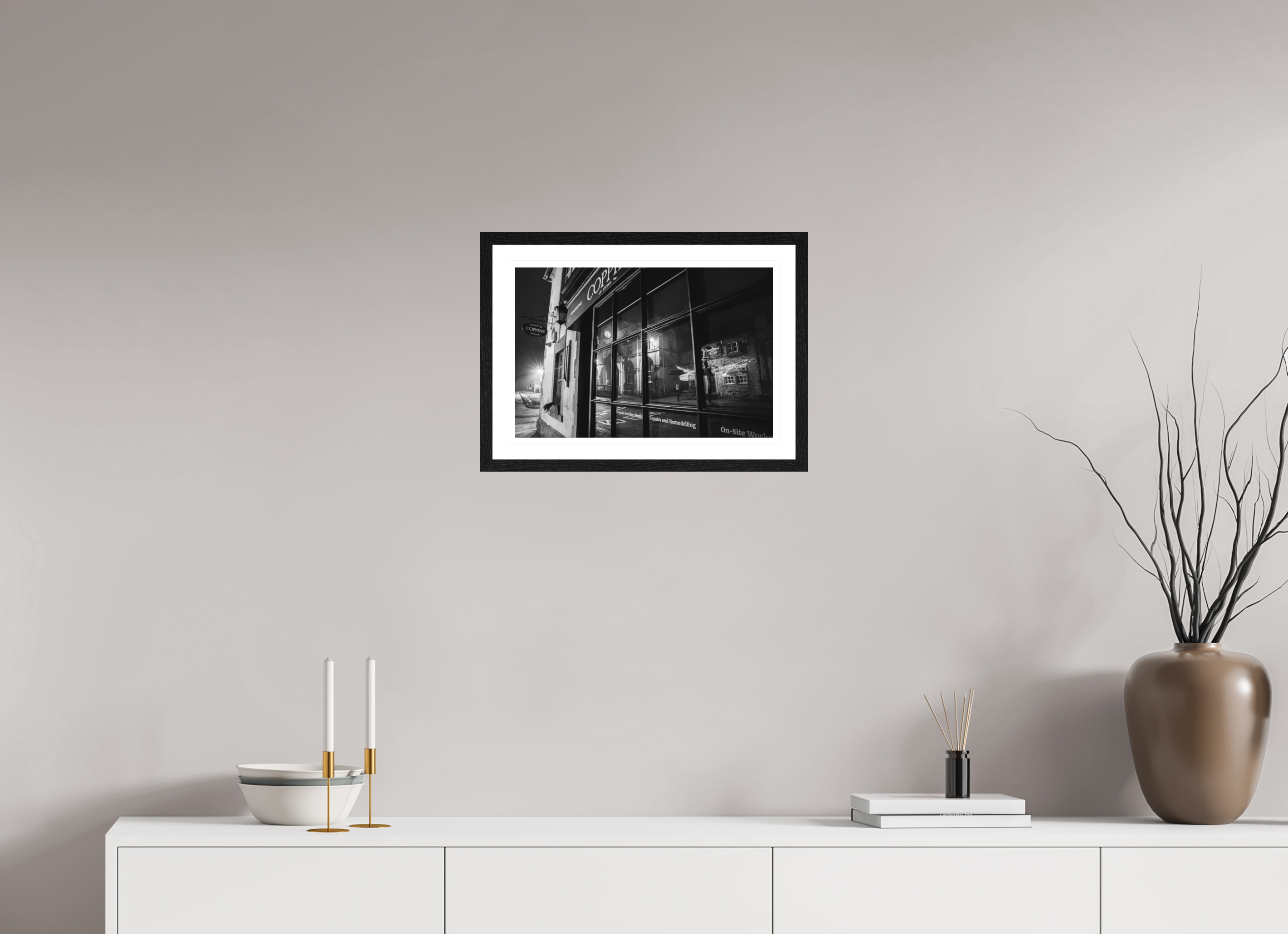 45 x 30 cm, Black oak colour frame Fine Art on 308g-m2 Hahnemühle rag paper - 3cm Passe-partout - Matte glass Reflections on Corsham