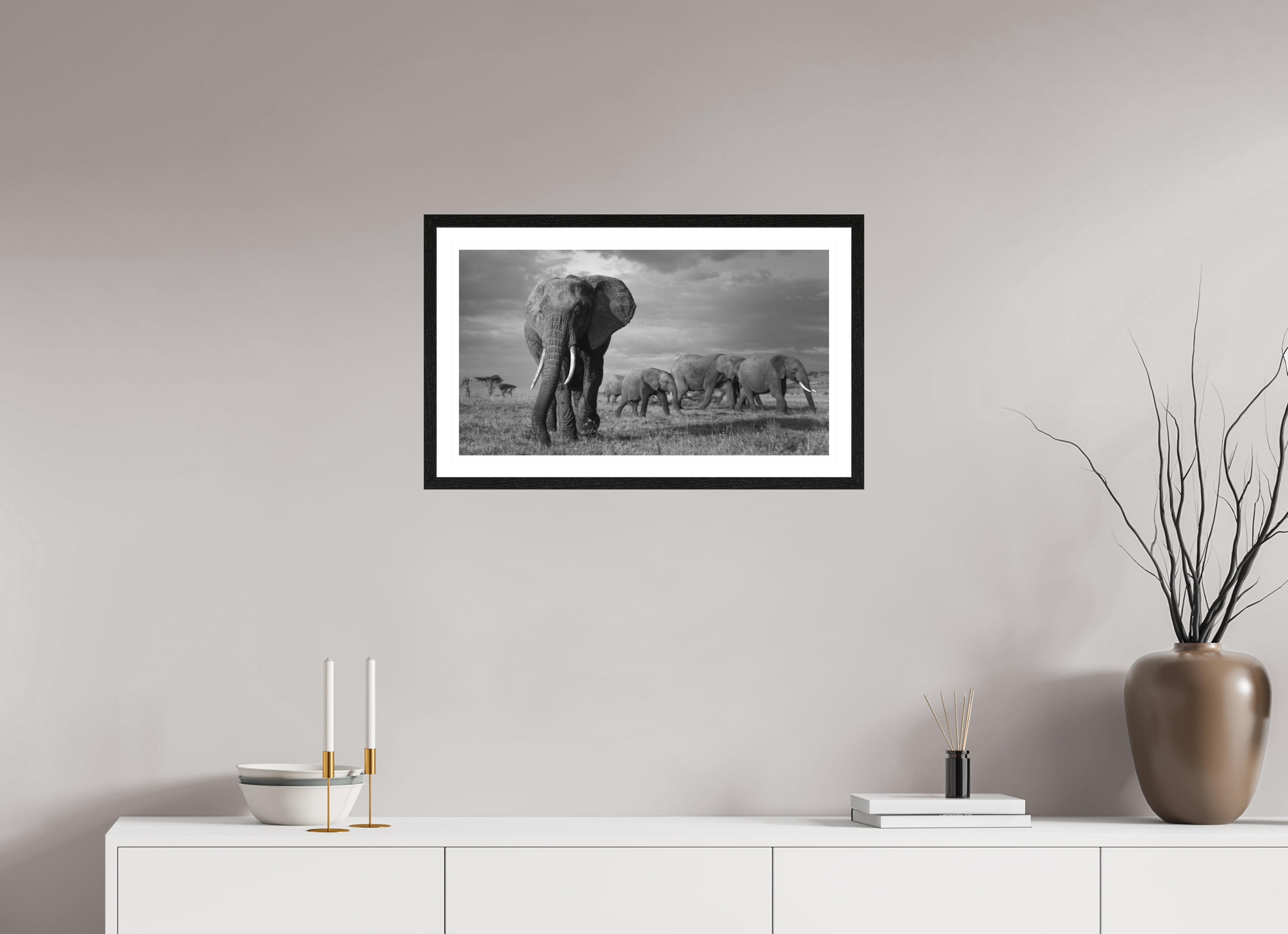 64 x 36 cm, Black oak colour frame Fine Art on 308g-m2 Hahnemühle rag paper - 3cm Passe-partout - Matte glass Elephant and family